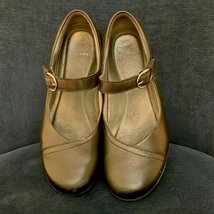 Dansko “Fawna” Mary Jane size 40
